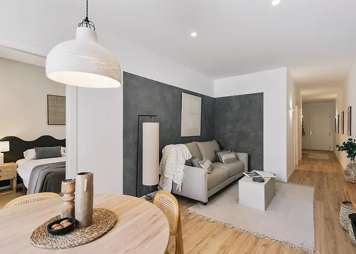 Faro - 2 Bedroom In Eixample Esquerra *