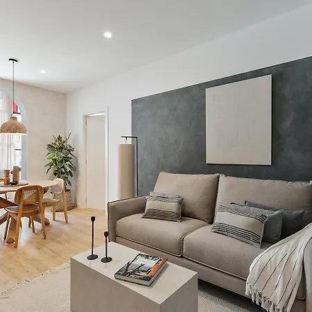 Faro - 2 Bedroom In Eixample Esquerra דירה