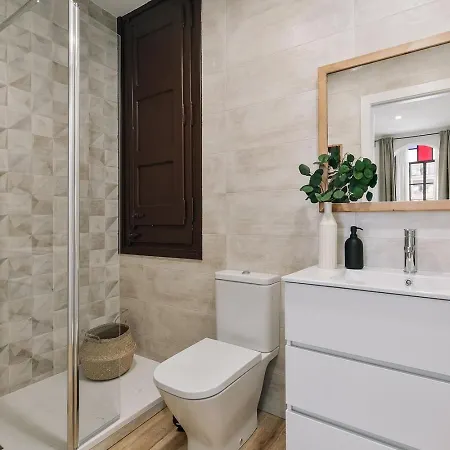 Faro - 2 Bedroom In Eixample Esquerra *
