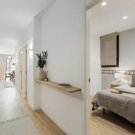Faro - 2 Bedroom In Eixample Esquerra דירה