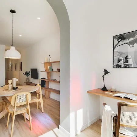 דירה Faro - 2 Bedroom In Eixample Esquerra ברצלונה