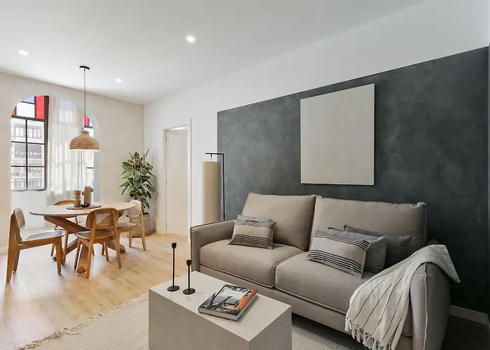 Faro - 2 Bedroom In Eixample Esquerra Appartamento