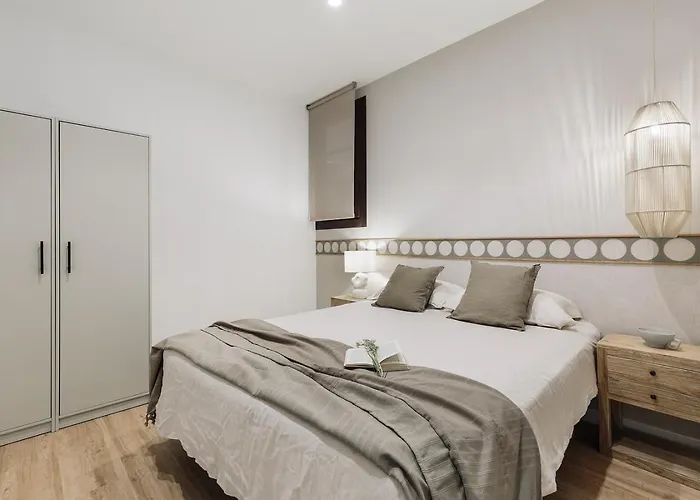 Faro - 2 Bedroom In Eixample Esquerra