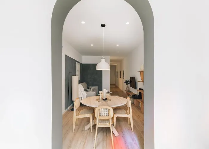 Apartment Faro - 2 Bedroom In Eixample Esquerra