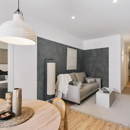 Faro - 2 Bedroom In Eixample Esquerra *