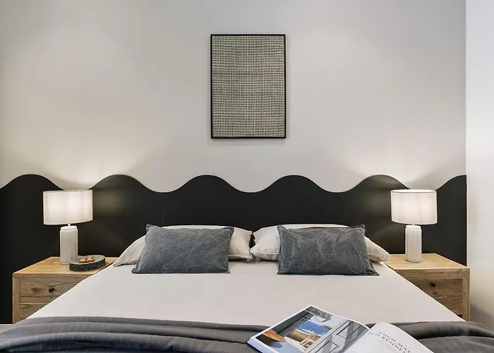 Lägenhet Faro - 2 Bedroom In Eixample Esquerra Barcelona